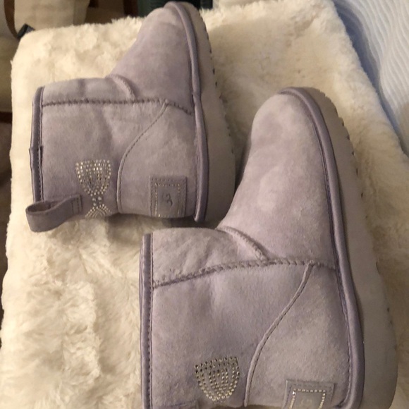 UGG Lavender Bailey Bow Boots with Swarovski Crystals Size USA 7 - Picture 5 of 15